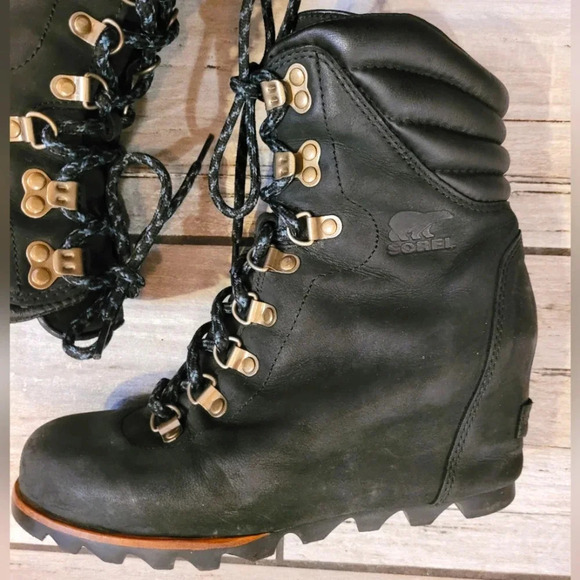 SOREL Women's 8 black Conquest hidden wedge ankle boots waterproof lace-up - Picture 1 of 14